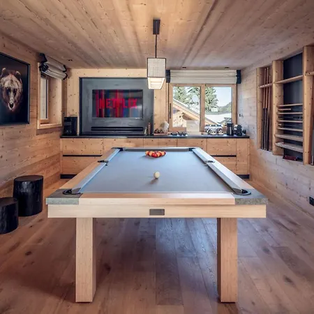 Crest Exclusive Chalet Retreat Heart Of * Γκστάαντ